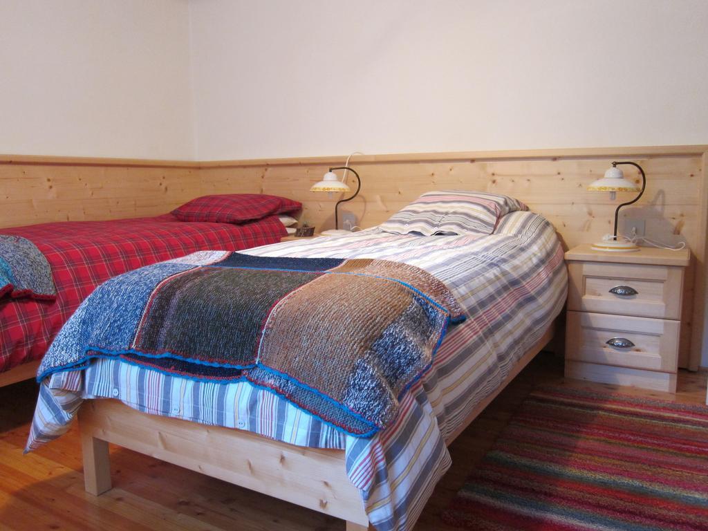 Di Baut Otel Ovaro Oda fotoğraf
